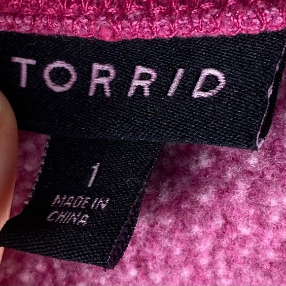 Torrid Sz 1 1X 16 18 Sweatshirt Pullover Pink Cozy Fleece Split Hem - Picture 3 of 4